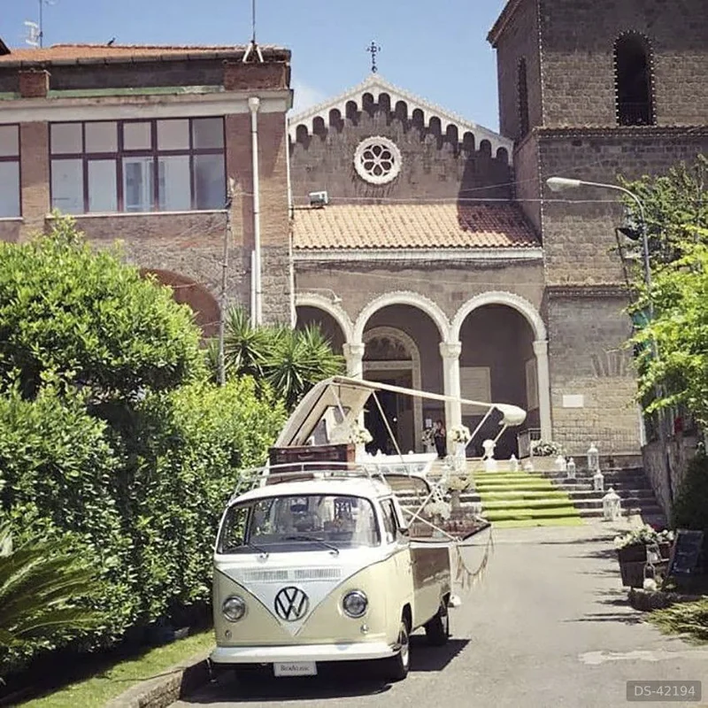 1971 Volkswagen T2 in Sorrento 3