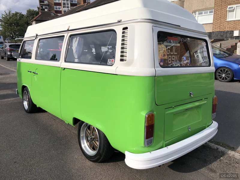 1974 Volkswagen T2 Camper in London 9
