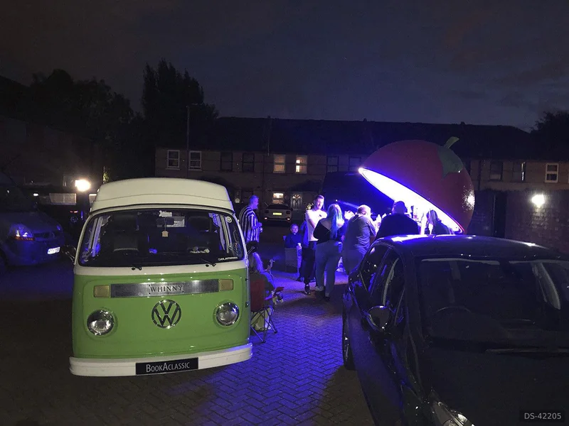 1974 Volkswagen T2 Camper in London 4