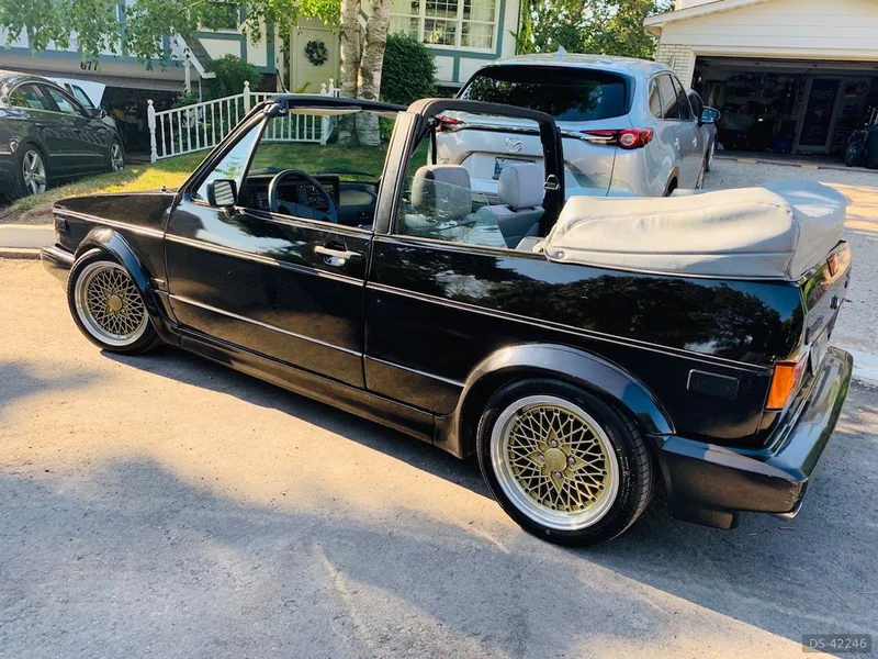 1992 Volkswagen Cabriolet in Burlington 2