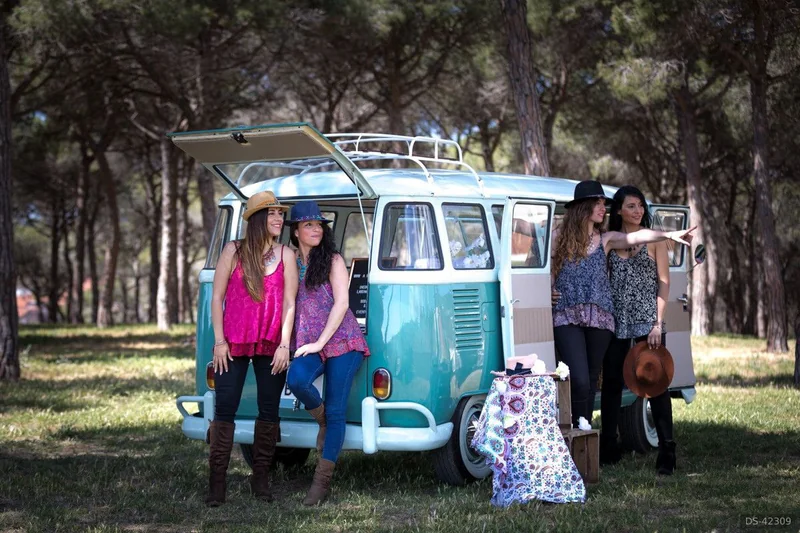 1971 Volkswagen T1 Kombi Bus in Barcelona 4