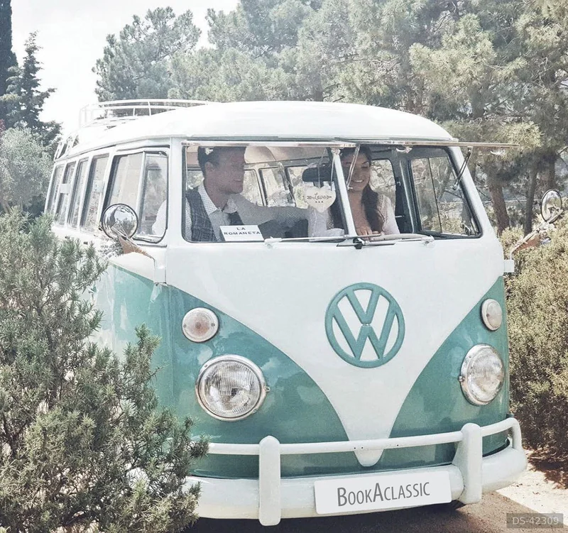 1971 Volkswagen T1 Kombi Bus in Barcelona 5