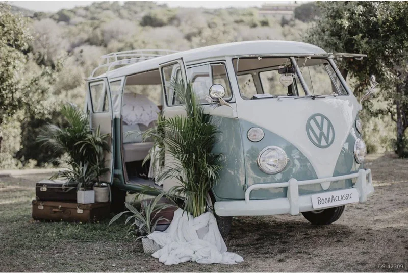 1971 Volkswagen T1 Kombi Bus in Barcelona 6