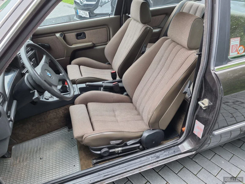 1986 BMW E30 in Ejstrupholm 3