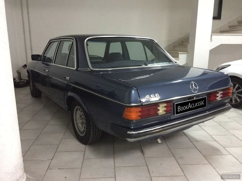 1984 Mercedes-Benz W123 in Galatina 4
