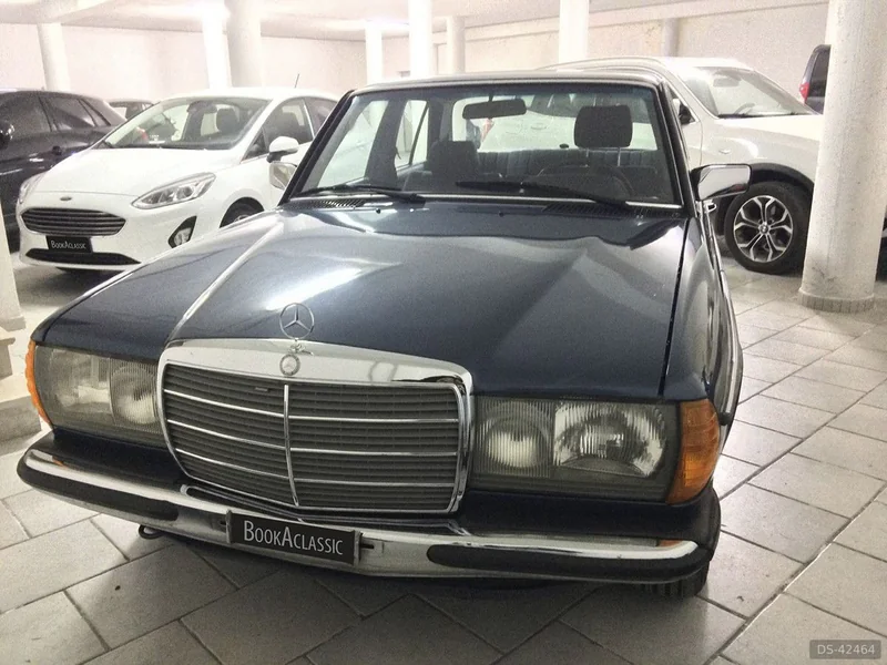 1984 Mercedes-Benz W123 in Galatina 5