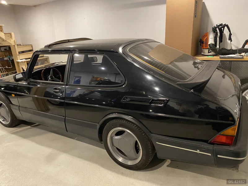 1993 Saab 900 Turbo in Montréal 2