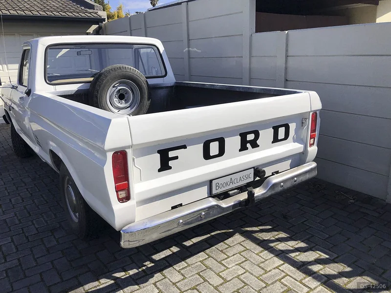 1975 Ford F100 Pickup in Cape Town 3