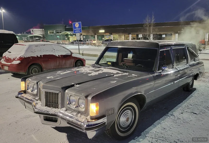 1972 Pontiac Superior Coach Sovereign Landaulet in Destruction Bay