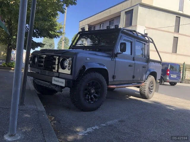 2001 Land Rover Defender 110 Cc in Vedano Al Lambro 14