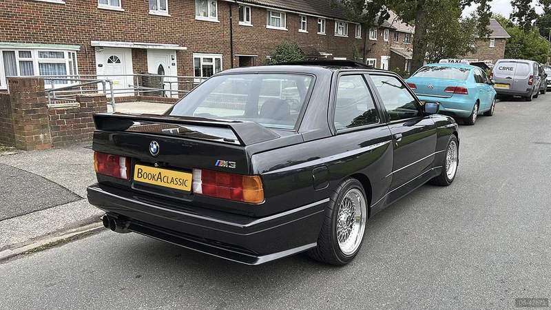 1986 BMW M3 in Woking 2