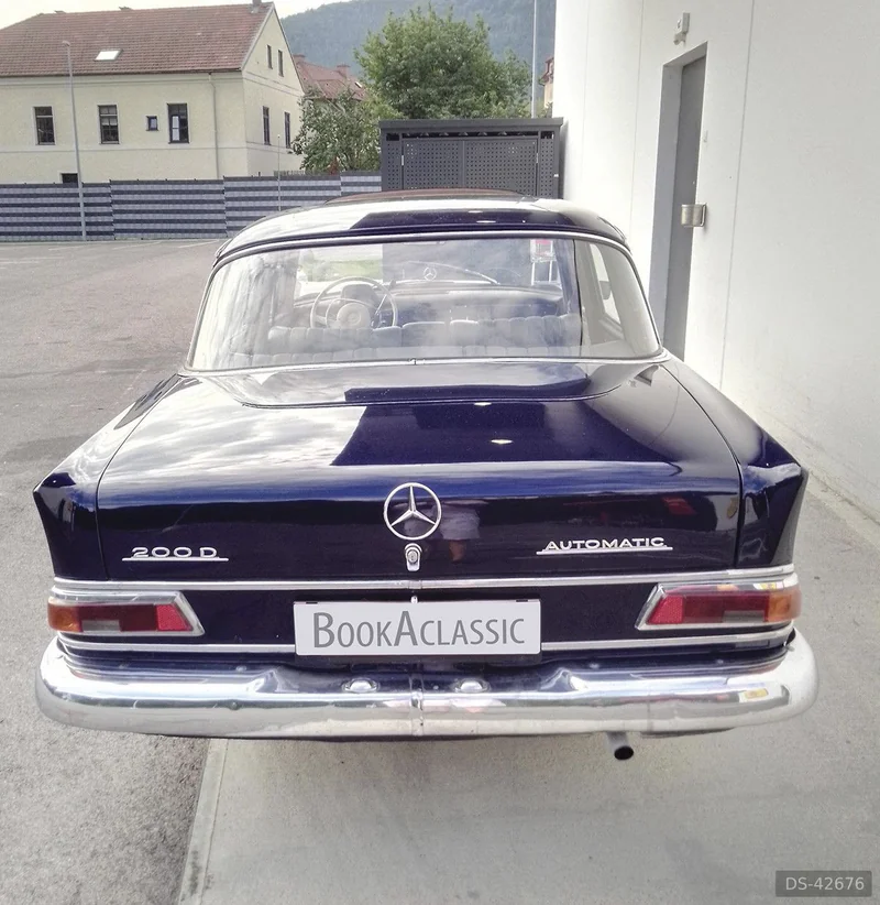 1967 Mercedes-Benz W110 in Gloggnitz 3