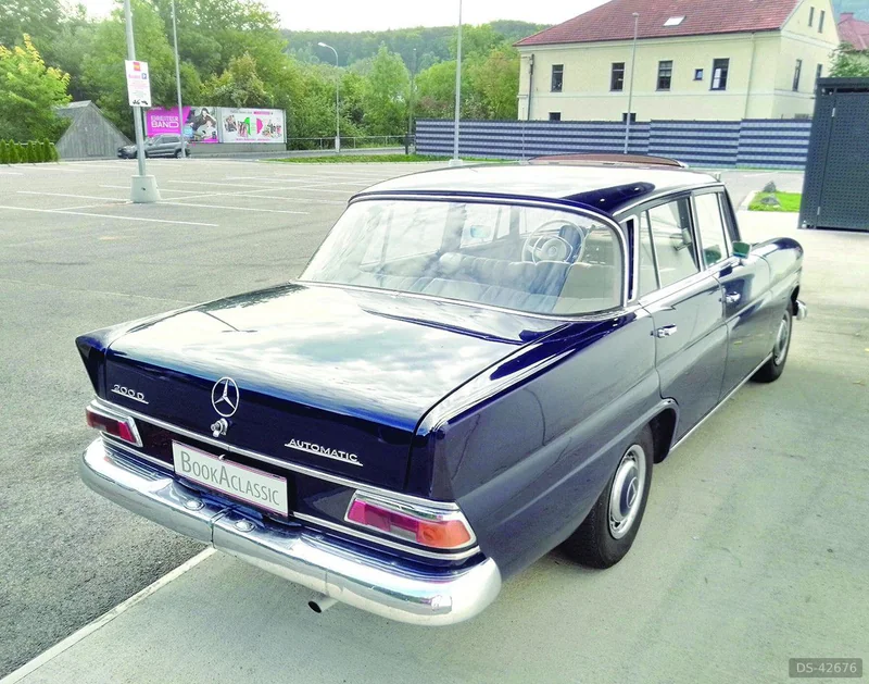 1967 Mercedes-Benz W110 in Gloggnitz 2