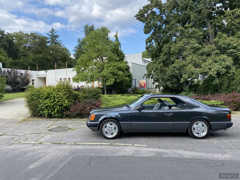1989 Mercedes-Benz 300 CE in Trenčín 2