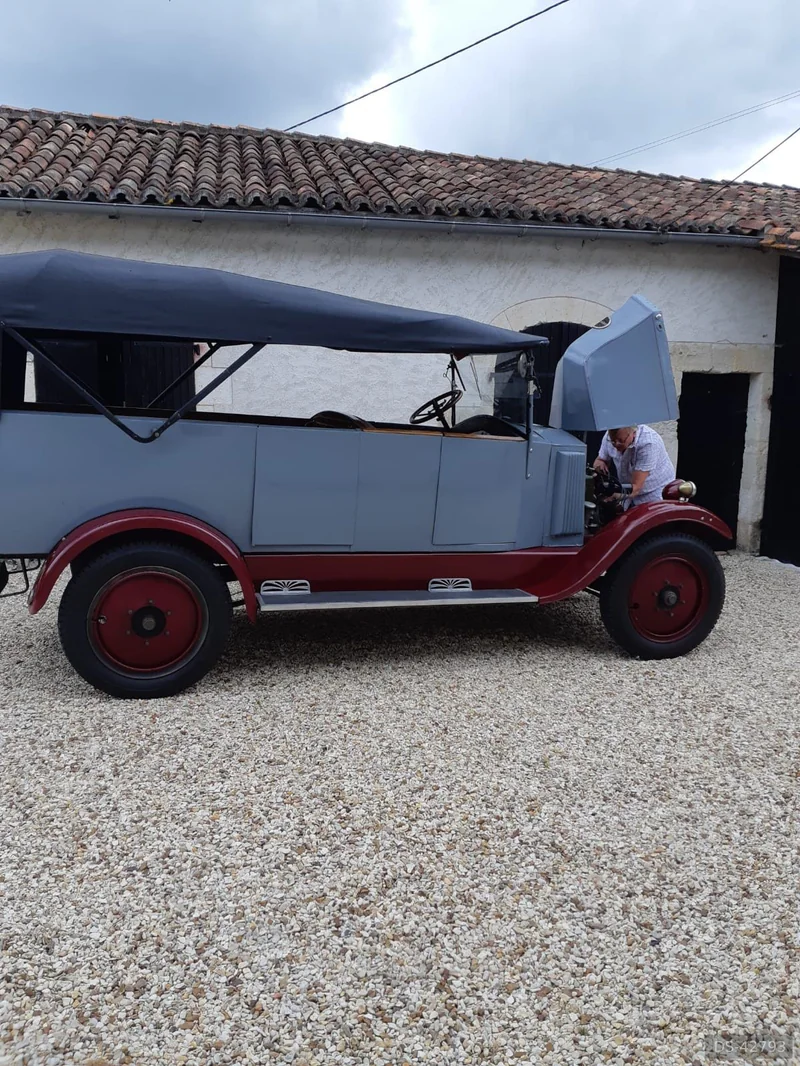 1926 Renault Os in Juignac 4