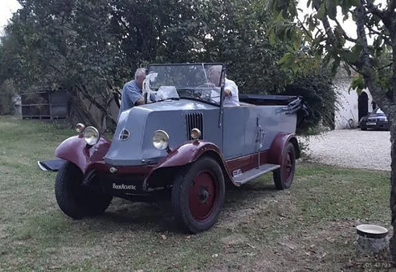 1926 Renault Os in Juignac 3