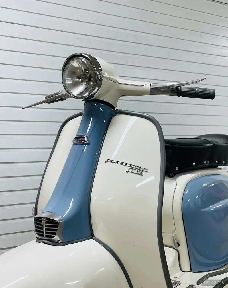 1965 Lambretta Li125 in London 3