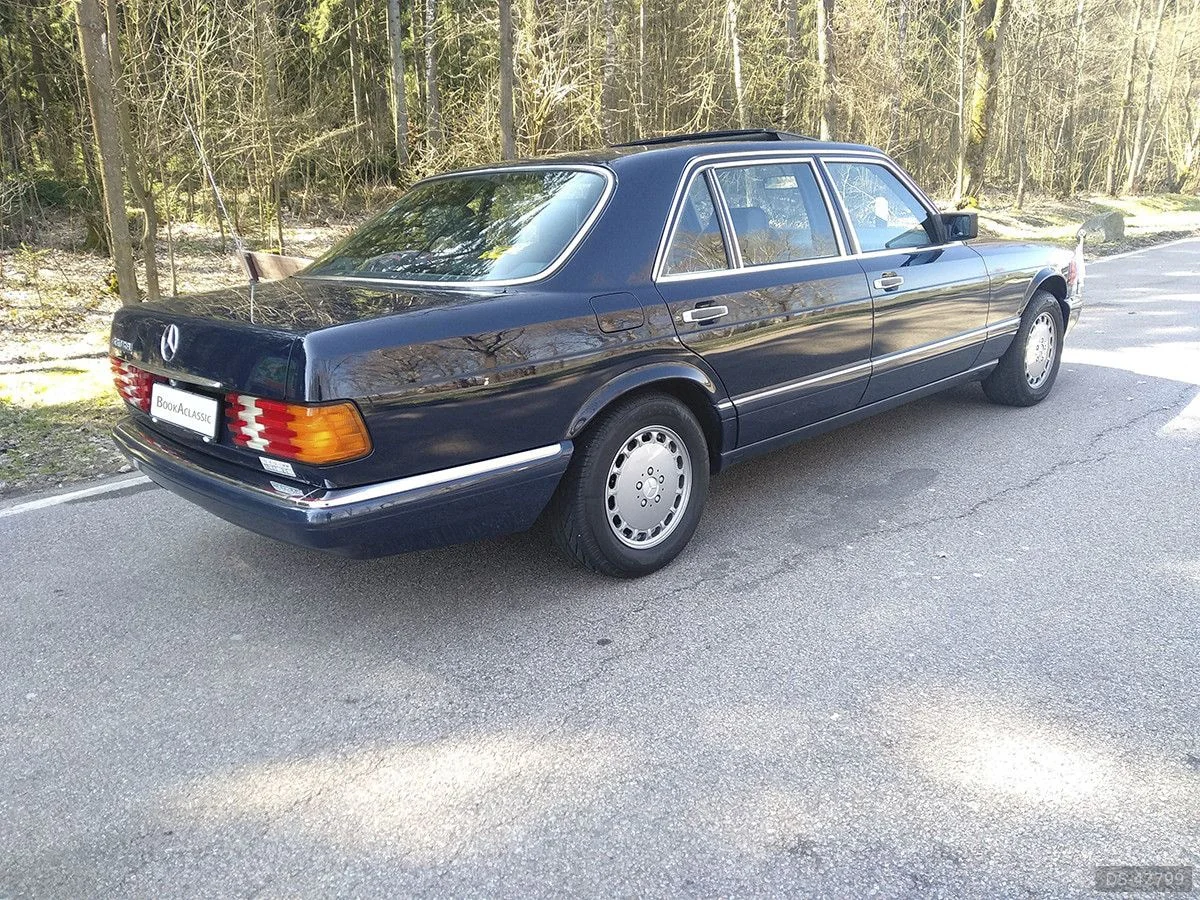 1990 Mercedes-Benz 560 SEL