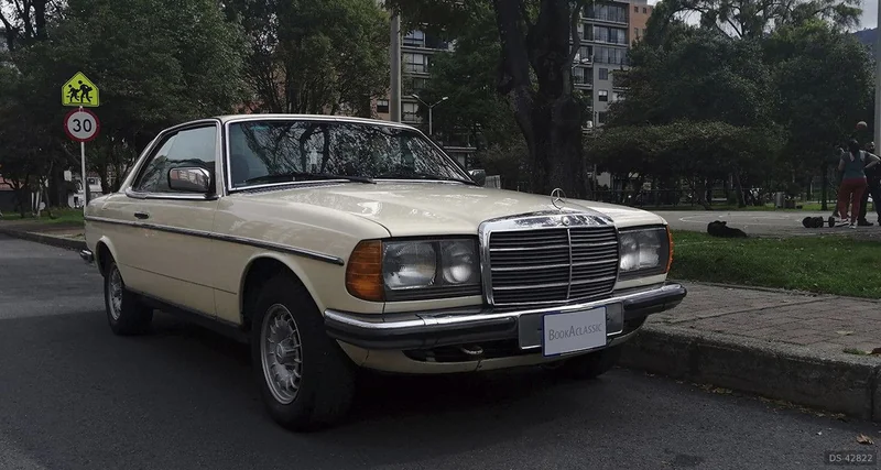 1982 Mercedes-Benz 230ce