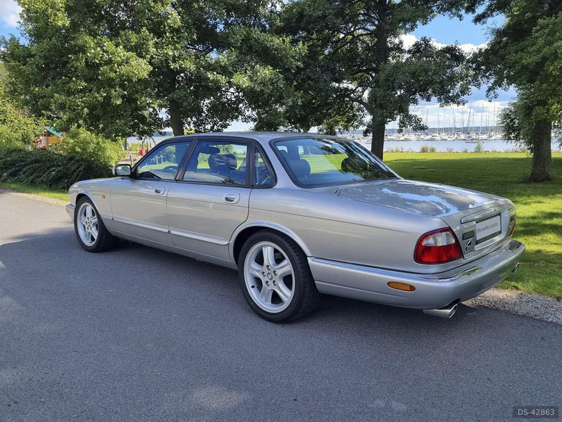1998 Jaguar XJR in Täby 3