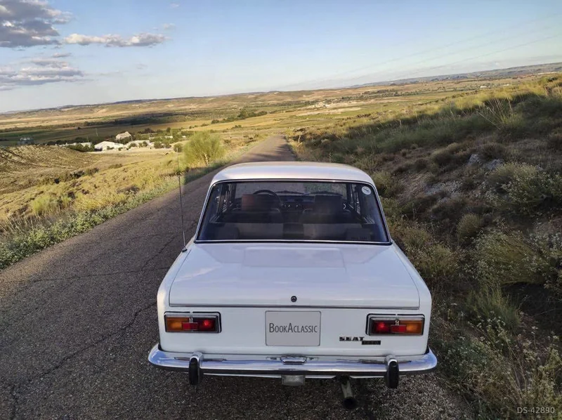1971 Seat 1430 in Madrid 7