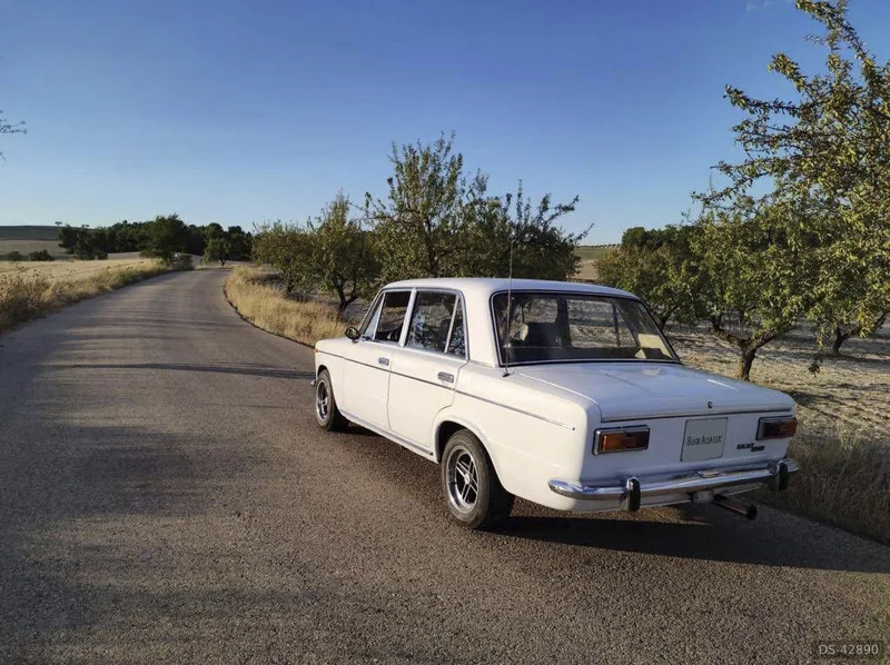 1971 Seat 1430 in Madrid 5