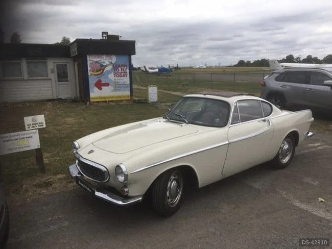 1965 Volvo P1800s in London 2