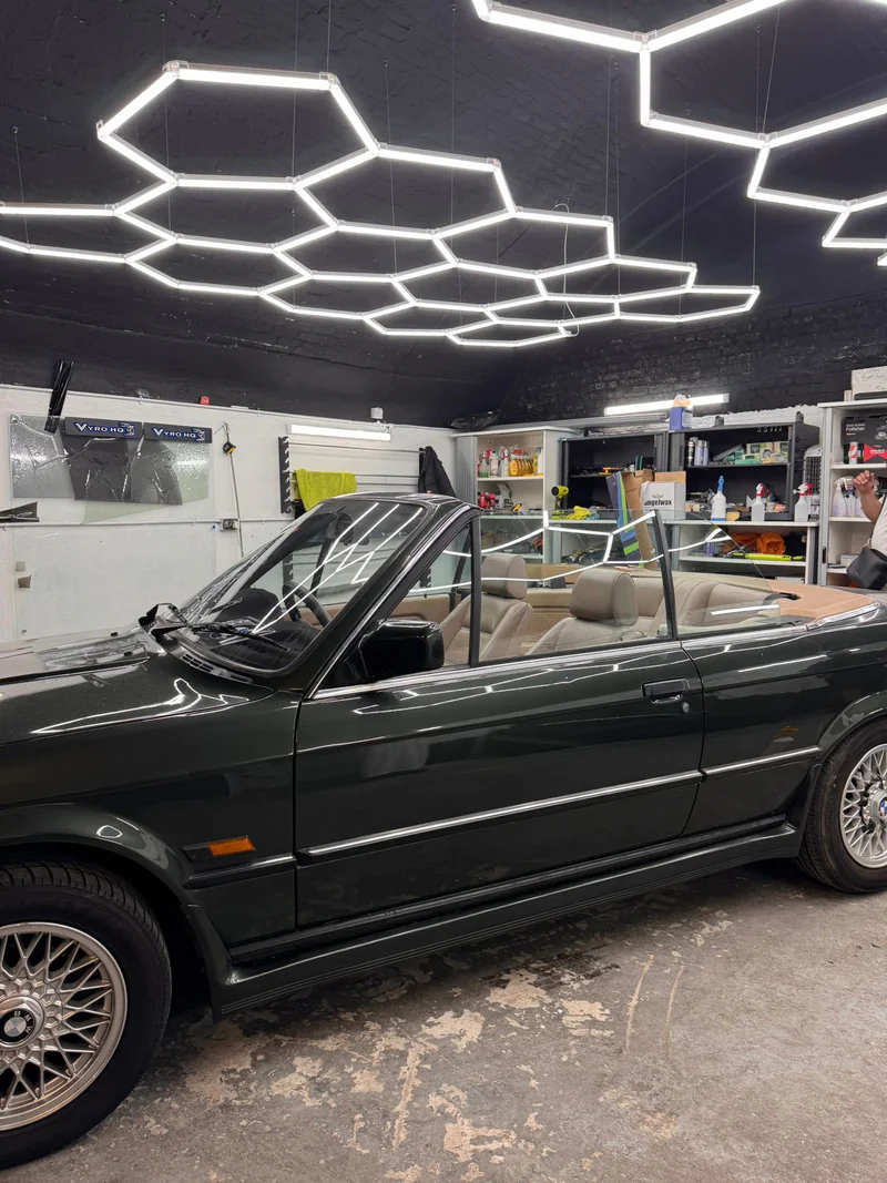 1990 BMW E30 in London 4