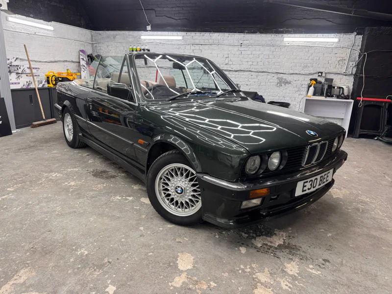 1990 BMW E30 in London 2