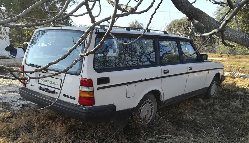 1990 Volvo 240 in Monopoli 2