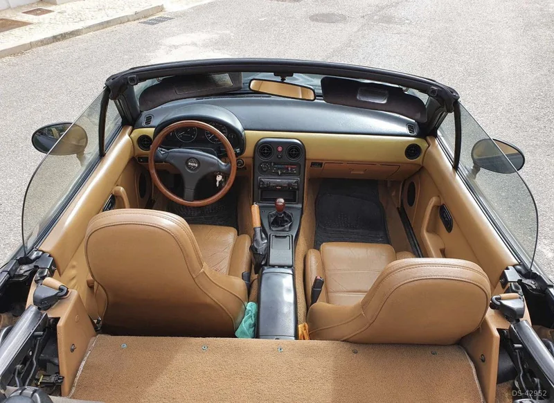 1992 Mazda Mx-5 in Amora 3