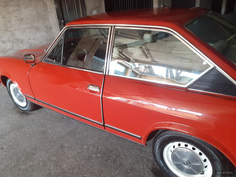 1973 Fiat 124 Sport Coupe in Roma 2