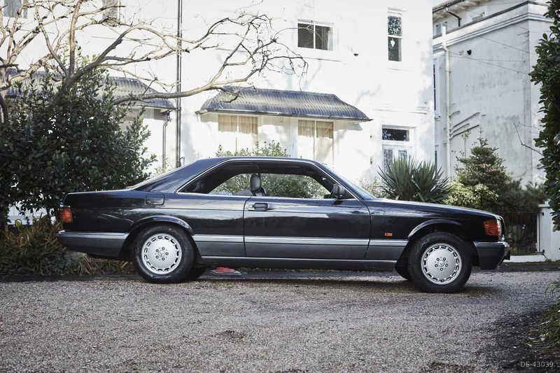 1988 Mercedes-Benz Sec 420 in London 3