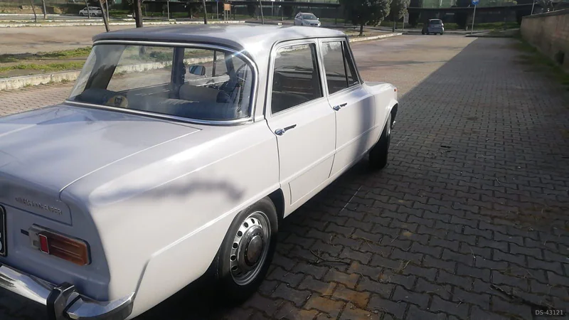 1972 Alfa Romeo Giluia 1300 Super in Roma 3