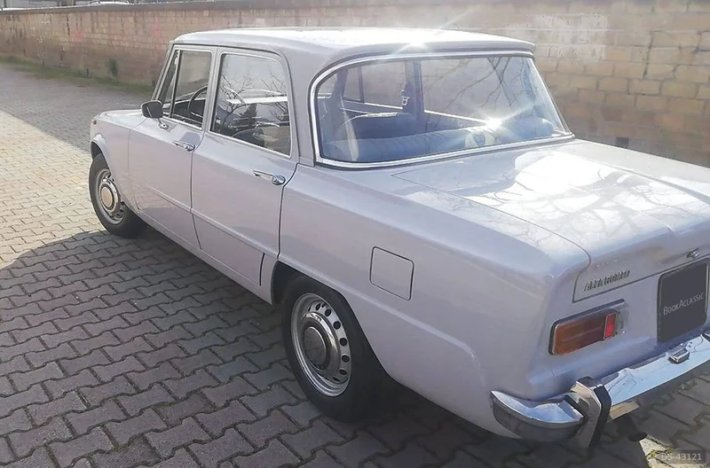 1972 Alfa Romeo Giluia 1300 Super in Roma 4