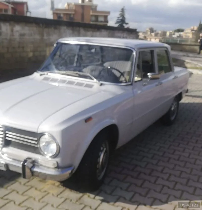 1972 Alfa Romeo Giluia 1300 Super in Roma 2