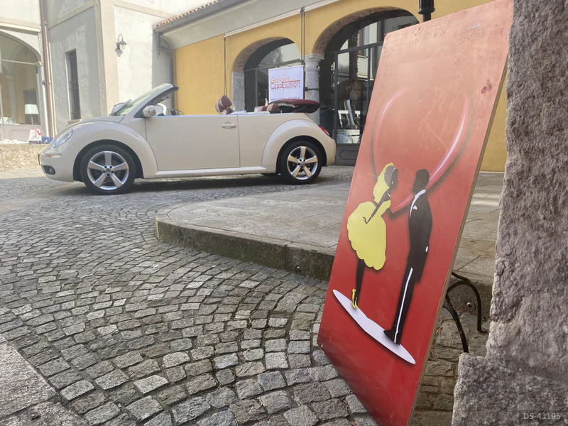 2010 Volkswagen Neew Beetle in Gallarate 2