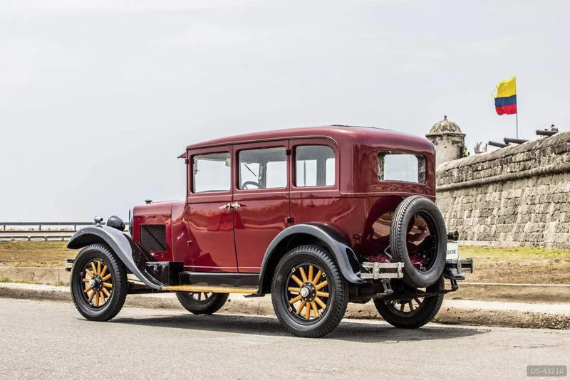 1928 Studebaker Dictator in Cartagena De Indias 2