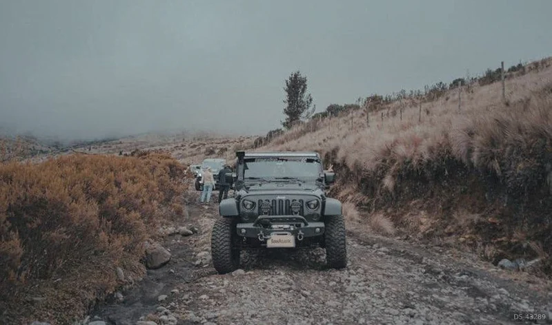 2011 Jeep Wrangler Rubicon in Ambato 3
