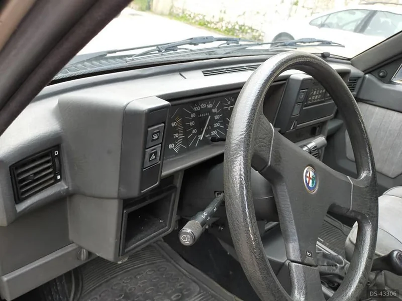 1988 Alfa Romeo 75 in Palma Campania 6