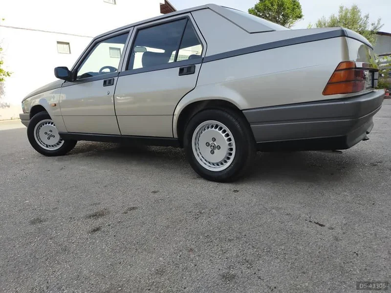 1988 Alfa Romeo 75 in Palma Campania 9