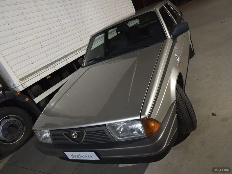 1988 Alfa Romeo 75 in Palma Campania 4