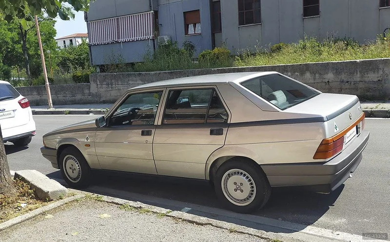 1988 Alfa Romeo 75 in Palma Campania 11
