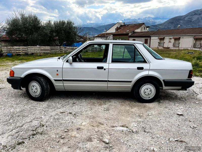 1988 Ford Orion in Sala Consilina 7