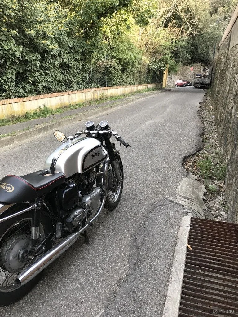 1966 Norton Atlas 750 in Florence 3