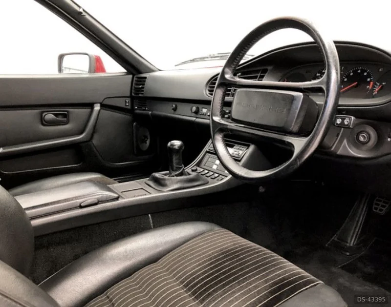 1989 Porsche 944 in London 8