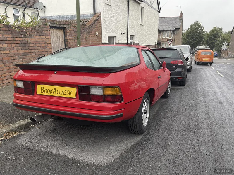 1983 Porsche 924 in Penarth 4