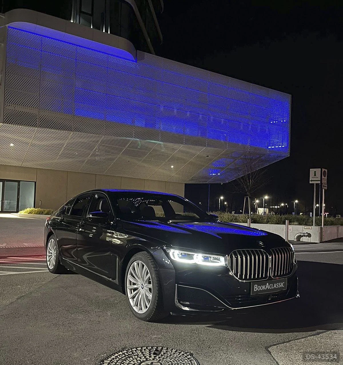 2021 BMW 730