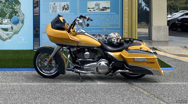 2009 Harley-Davidson Road Glide Cvo in Roma 3