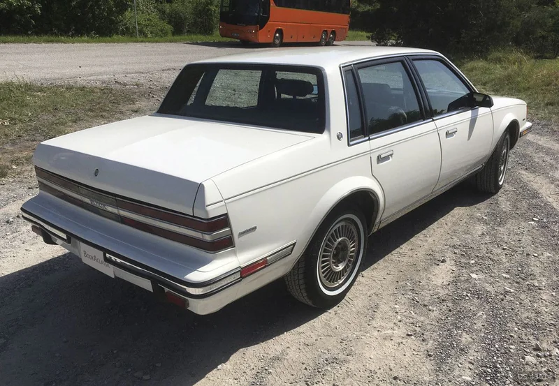 1988 Buick Century Limited in Osov 3